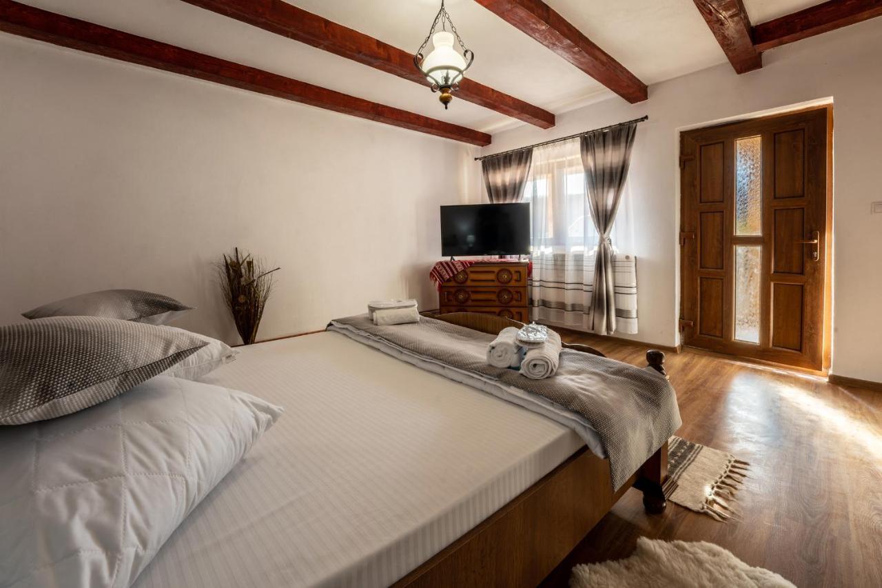 Hotel Casa Brutarului Crit Esterno foto