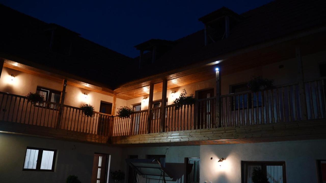 Hotel Casa Brutarului Crit Esterno foto